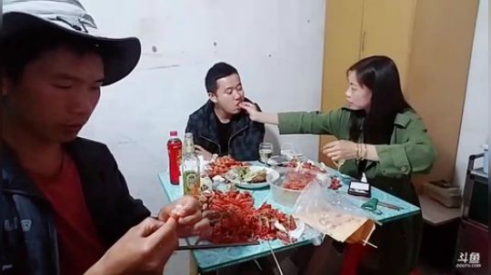 我在斗鱼看许文强户外直播乡野