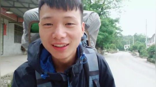 徒搭三峡，万州出发，徒步去武汉嘉年华 2019-05-21 09点场