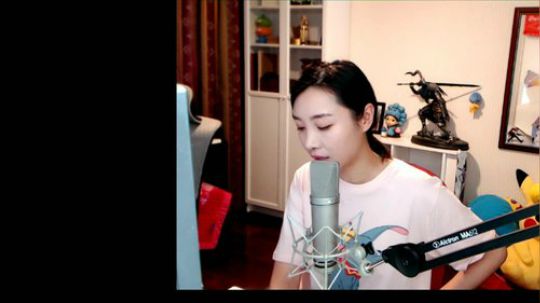 黑板君爱喝酸奶发布了一个斗鱼视频2019-05-22