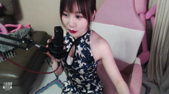 仔仔o兜哩哊糖发布了一个斗鱼视频2019-05-23