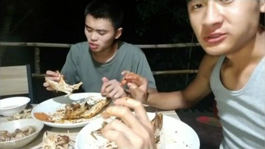 听说这里送水果？？？ 2019-05-23 20点场