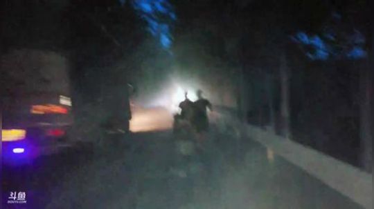 徒搭武汉嘉年华、出发荆州。 2019-05-23 19点场