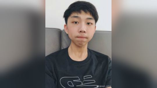 震惊!!!斗鱼冯巩竟变成顶级篮球明星?