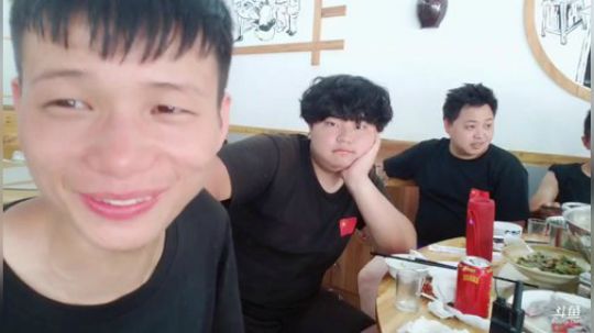 徒搭武汉嘉年华、出发荆州。 2019-05-24 12点场