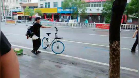 徒搭武汉嘉年华、出发荆州。 2019-05-25 14点场