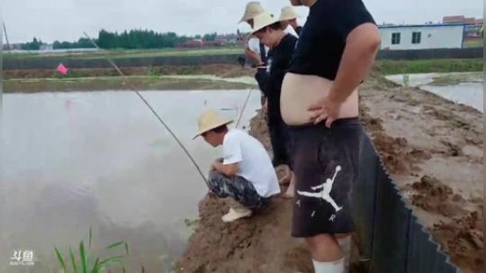 K一DASH发布了一个斗鱼视频2019-05-26
