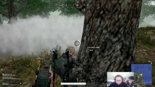 我在斗鱼看即将拥有人鱼线的PDD直播英雄联盟