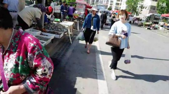 西北老狼哥哥发布了一个斗鱼视频2019-05-27