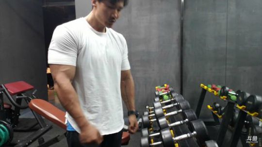 今天带小姐姐练臀 2019-05-29 21点场