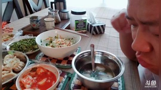 仔仔o兜哩哊糖发布了一个斗鱼视频2019-05-29