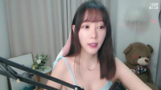 我在斗鱼看珂珂宝丶直播颜值横屏