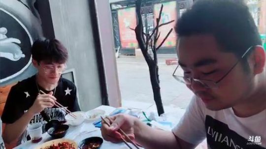 蓝董斌羊羊羊发布了一个斗鱼视频2019-06-01