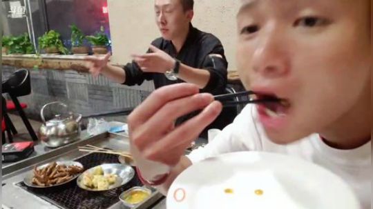 叶子时间上午11点开播。 2019-06-02 00点场