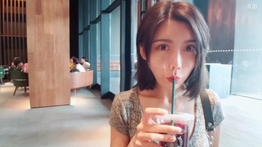 偷到尛星星了吗发布了一个斗鱼视频2019-06-02