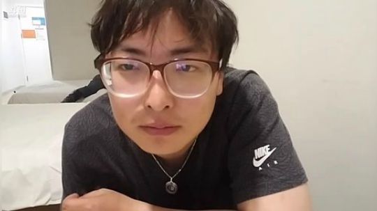 我在斗鱼看威海大叔直播美食