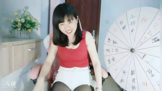 S1MPLEBOY发布了一个斗鱼视频2019-06-03