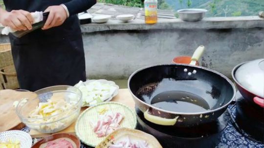 上山做饭(≧ω≦)/ 2019-05-30 16点场