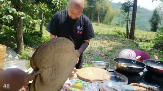 高山人家乡民的晚餐(≧ω≦)/ 2019-06-04 14点场