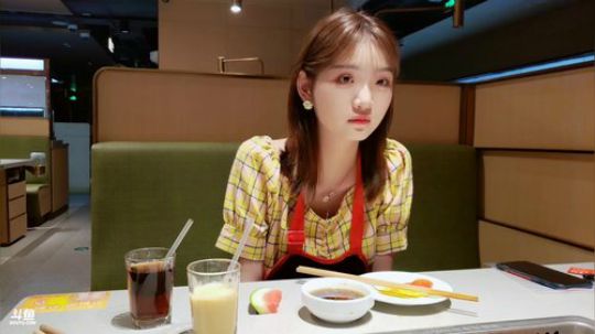 今天星期几？ 你办卡了吗？ 2019-06-04 22点场