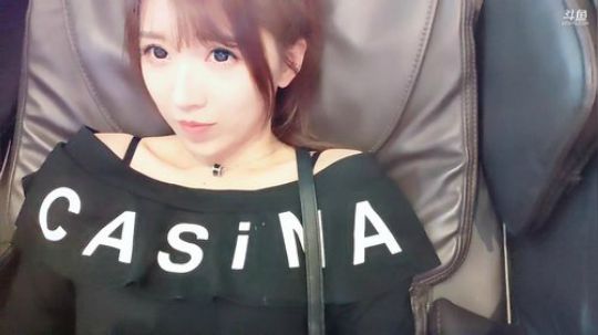 偷到尛星星了吗发布了一个斗鱼视频2019-06-05