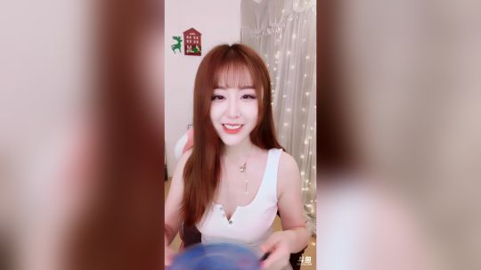 我在斗鱼看菁菁Krystal直播颜值