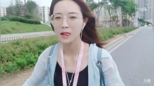 肖淑洁生命中的光和盐发布了一个斗鱼视频2019-06-06