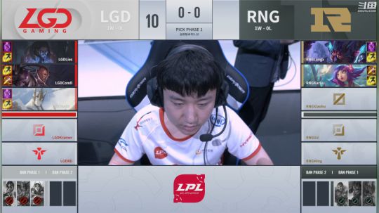 黑板君爱喝酸奶发布了一个斗鱼视频2019-06-06