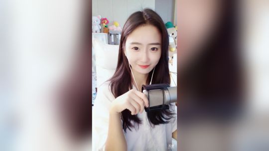 登月团丶离去发布了一个斗鱼视频2019-06-07