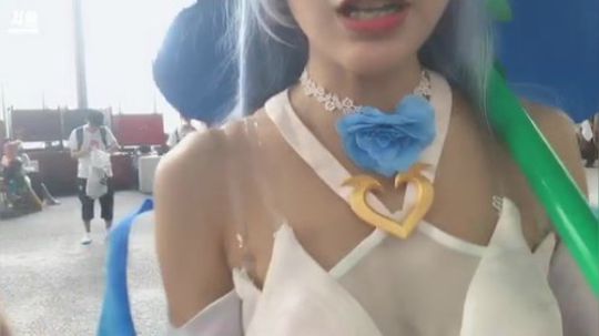 喵老师的圣诞树发布了一个斗鱼视频2019-06-07