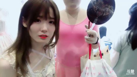 偷到尛星星了吗发布了一个斗鱼视频2019-06-08