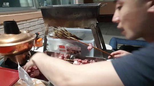 我在斗鱼看无尽无尽的无尽直播美食