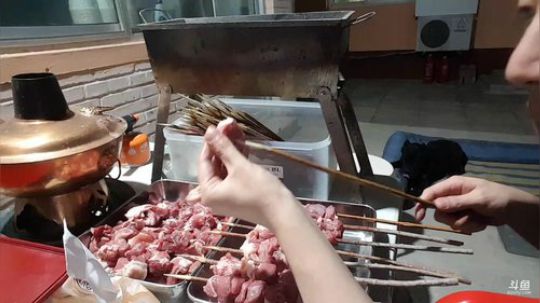 我在斗鱼看无尽无尽的无尽直播美食