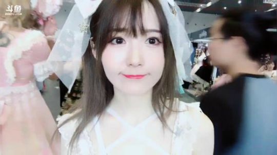 偷到尛星星了吗发布了一个斗鱼视频2019-06-08