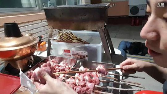 我在斗鱼看无尽无尽的无尽直播美食