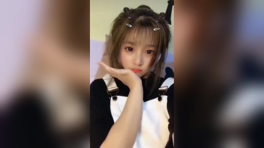 直播不久，认识你们真的是我得福气，愿，你们陪我一起成长