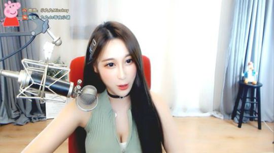 闹闹可遇不可求发布了一个斗鱼视频2019-06-09