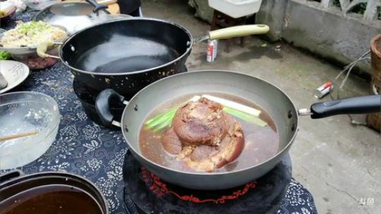 高山人家乡民的晚餐(≧ω≦)/ 2019-06-10 17点场