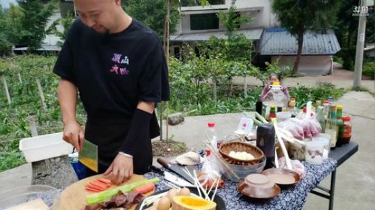 上山做饭(≧ω≦)/ 2019-06-05 14点场