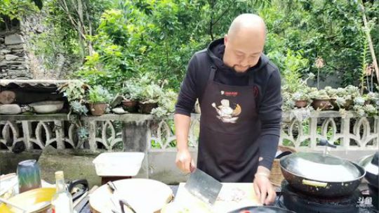 高山人家乡民的晚餐(≧ω≦)/ 2019-06-10 15点场