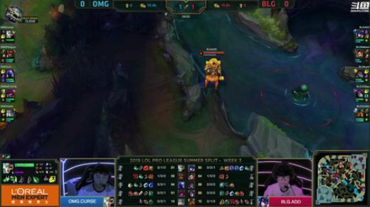 最后Jackylove狂抓头。。