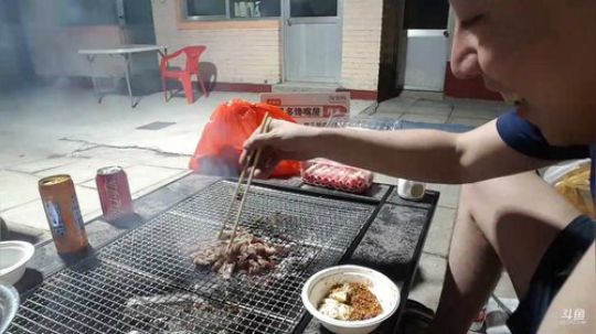 我在斗鱼看无尽无尽的无尽直播美食