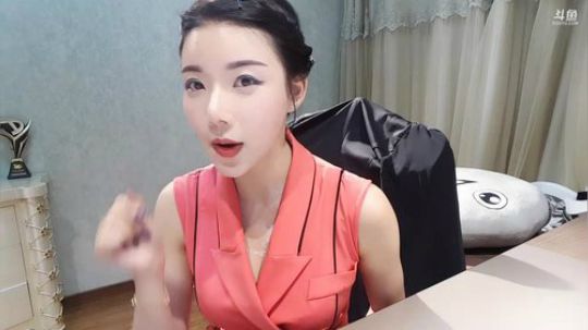 小姨子：我三周年啦 2019-06-13 20点场