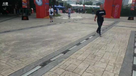 到达武汉。 2019-06-13 16点场