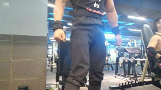 和大家汇合健身，晚上出门逛逛 2019-06-13 17点场