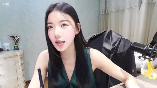 小姨子：感觉就我在家 2019-06-14 19点场