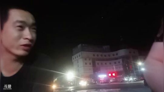 我在斗鱼看做个疯子直播户外