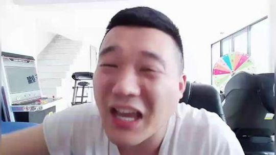 闹闹可遇不可求发布了一个斗鱼视频2019-06-15