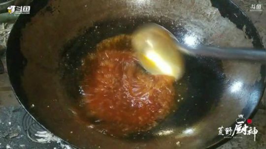 荒野厨神之糖醋蒜香排骨