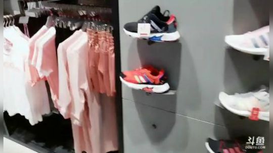 HHHISHHH发布了一个斗鱼视频2019-06-15