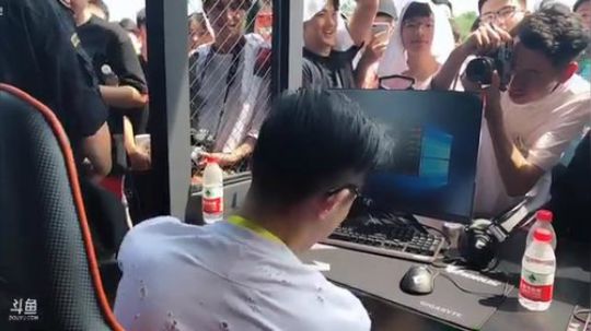 蓝董斌羊羊羊发布了一个斗鱼视频2019-06-15